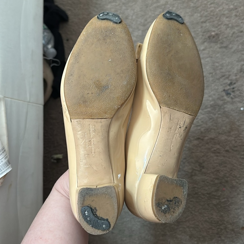 Ferragamo small heels size 7 - Picture 2 of 4